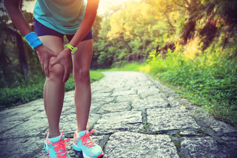 Runner experiencing joint pain